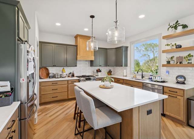 Property at 585 NW Rosemont Dr, Waukee, IA 50263, 5 beds, 3.5 baths