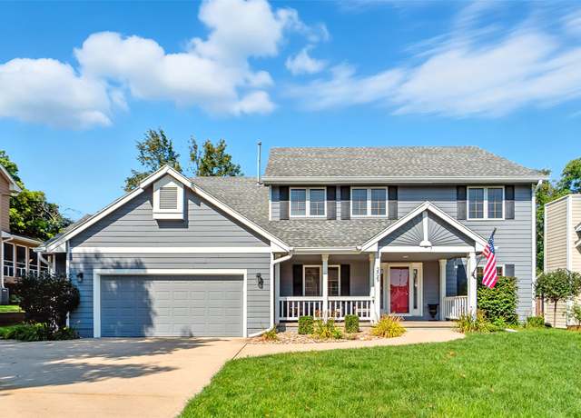 Property at 205 S 29th St, West Des Moines, IA 50265, 4 beds, 2.5 baths