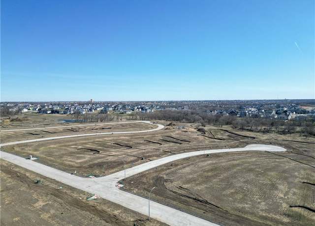 Property at 18237 Baxter Pl, Clive, IA 50325