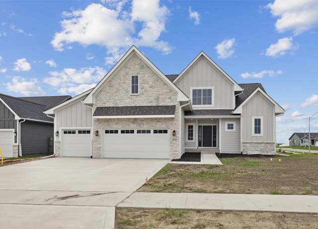 Property at 4668 178th St, Urbandale, IA 50323, 3 beds, 2.5 baths