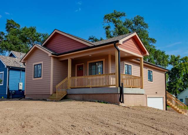 Property at 2501 Shaw St, Des Moines, IA 50317, 3 beds, 2 baths