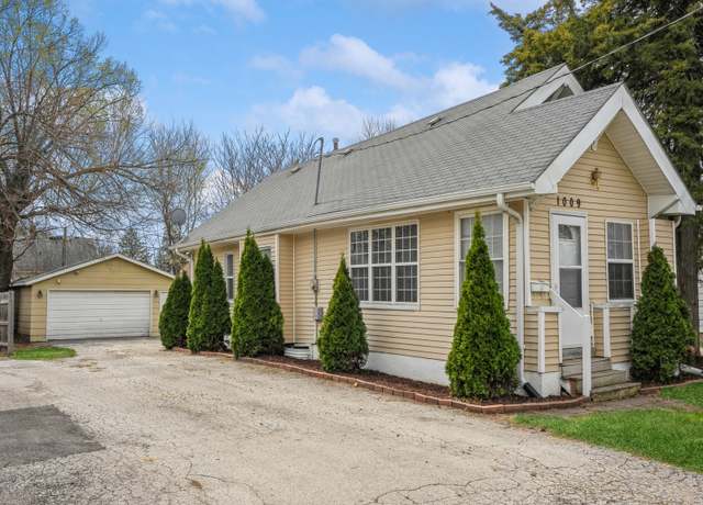 Property at 1009 Hull Ave, Des Moines, IA 50316, 3 beds, 1 bath