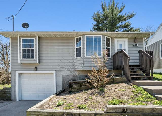Property at 612 Kenyon Ave, Des Moines, IA 50315, 4 beds, 2 baths