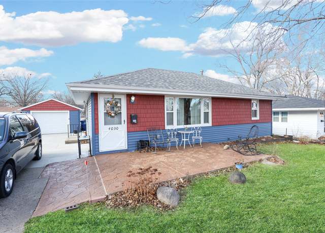 Property at 4030 52nd St, Des Moines, IA 50310, 2 beds, 1.5 baths