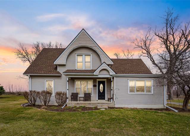Property at 321 W Maple St, Roland, IA 50236, 3 beds, 1.5 baths