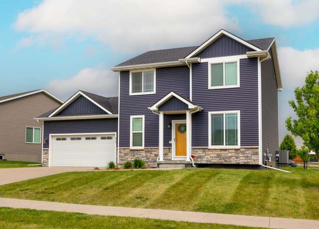 Property at 675 SE Maxwell Dr, Waukee, IA 50263, 3 beds, 2.5 baths