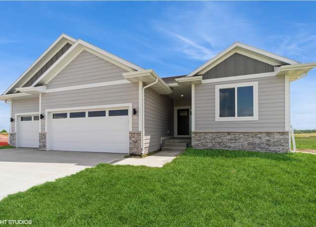 Property at 1395 NW Stevens St, Waukee, IA 50263, 4 beds, 4 baths