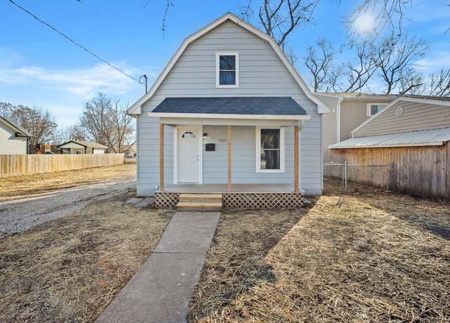 Property at 1323 De Wolf St, Des Moines, IA 50316, 2 beds, 1 bath