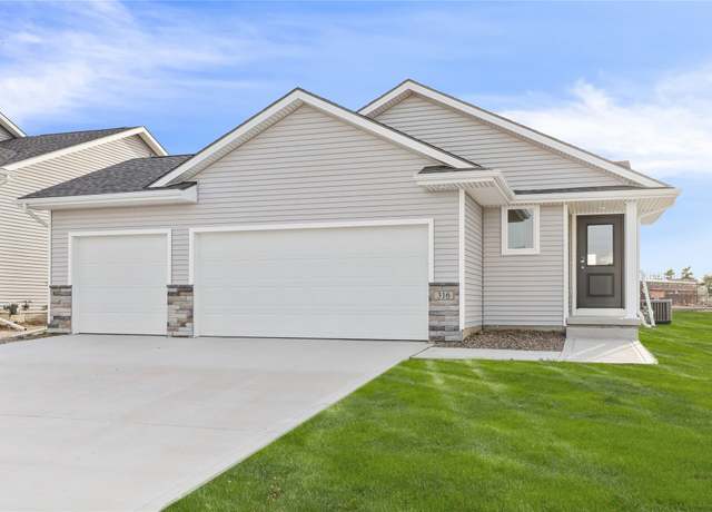 Property at 316 Fireside Dr NW, Bondurant, IA 50035, 4 beds, 3 baths