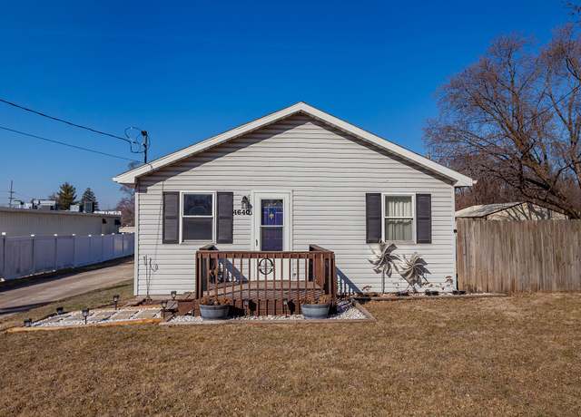 Property at 4640 NE 29th St, Des Moines, IA 50317, 2 beds, 1 bath