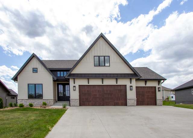 Property at 225 Aspen Cir, Pella, IA 50219, 4 beds, 3 baths