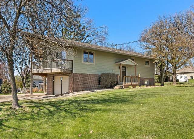 Property at 6806 NW 54th Ct, Johnston, IA 50131, 5 beds, 3 baths