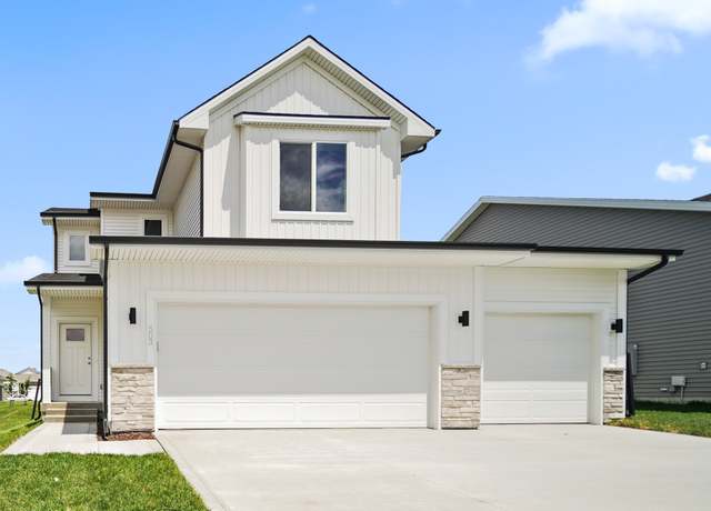 Property at 503 43rd St SW, Altoona, IA 50009, 3 beds, 2.5 baths