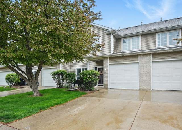Property at 1153 S 52nd St #1403, West Des Moines, IA 50265, 2 beds, 2.5 baths