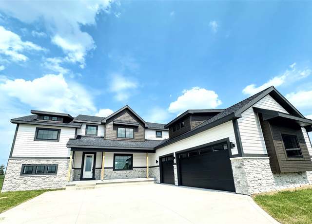 Property at 1010 NE 59th Ct, Ankeny, IA 50021, 5 beds, 3.5 baths