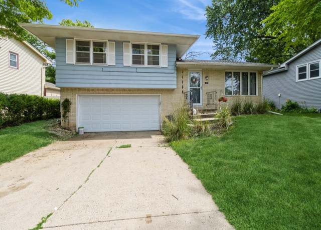 Property at 204 E Philip St, Des Moines, IA 50315, 3 beds, 1 bath