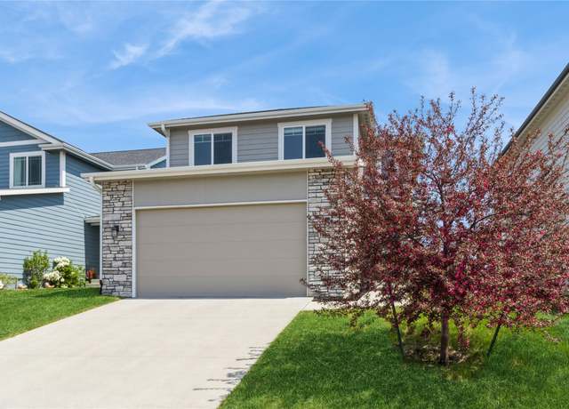 Property at 1809 NE Heritage Dr, Grimes, IA 50111, 4 beds, 3.5 baths