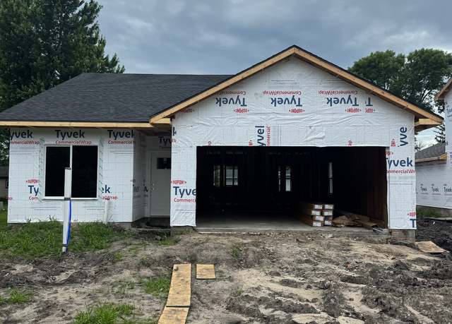 Property at 104 3rd Ave, Slater, IA 50244, 3 beds, 2 baths