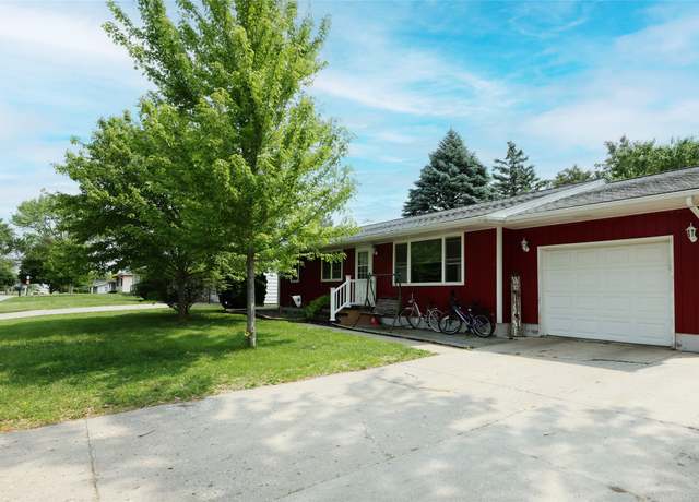 Property at 2006 Linn St, Boone, IA 50036, 3 beds, 1.5 baths