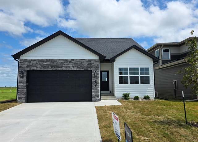 Property at 1151 NW Sproul Dr, Waukee, IA 50263, 4 beds, 3 baths