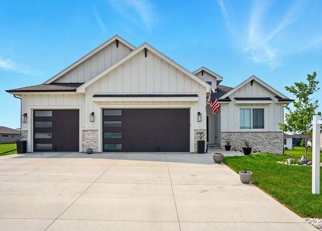 Property at 1108 NE Forest Ridge Ct, Ankeny, IA 50021, 5 beds, 3 baths