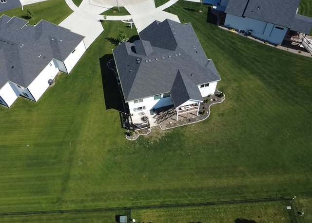 Property at 1108 NE Forest Ridge Ct, Ankeny, IA 50021, 5 beds, 3 baths
