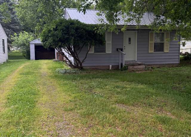 Property at 1220 Spencer St, Grinnell, IA 50112, 2 beds, 1 bath