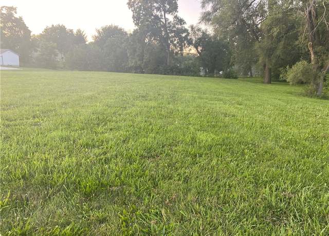 Property at 106 E Army Post Rd, Des Moines, IA 50315