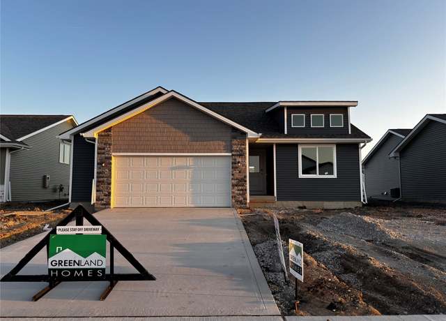 Property at 1390 Locust St, Waukee, IA 50263, 3 beds, 2 baths