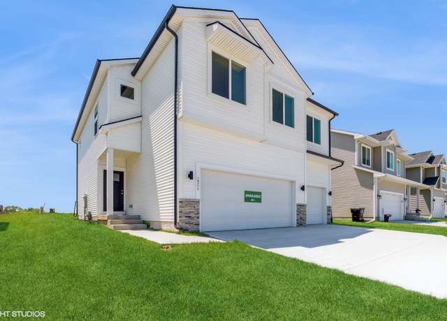 Property at 2304 Chan Dr, Adel, IA 50003, 4 beds, 2.5 baths