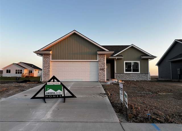 Property at 1380 Locust St, Waukee, IA 50263, 4 beds, 3 baths