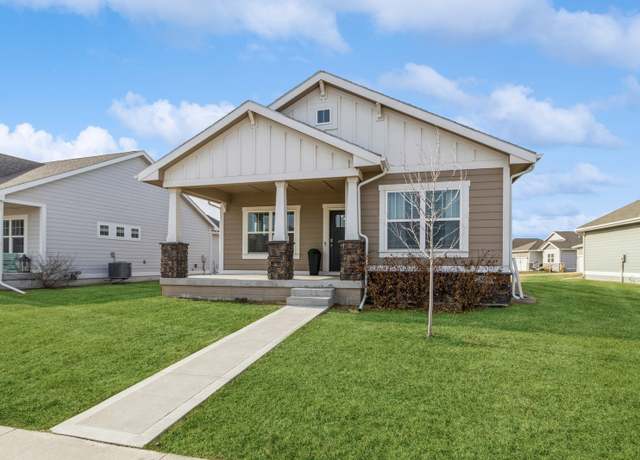 Property at 2806 SW Prairie Trail Pkwy, Ankeny, IA 50023, 3 beds, 2.5 baths