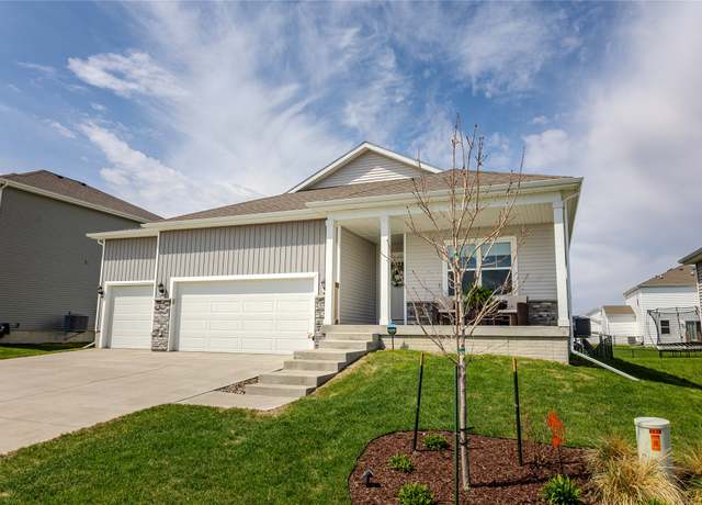 Property at 5512 145th St, Urbandale, IA 50323, 3 beds, 2 baths