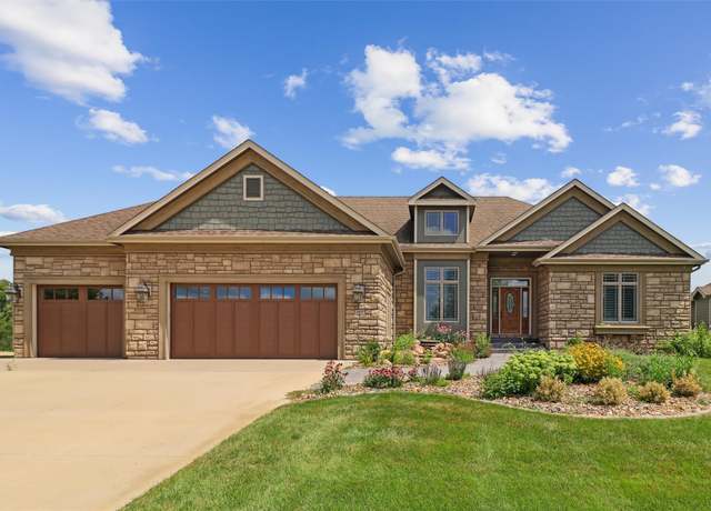 Property at 2813 NE Seneca Dr, Ankeny, IA 50021, 4 beds, 3.5 baths