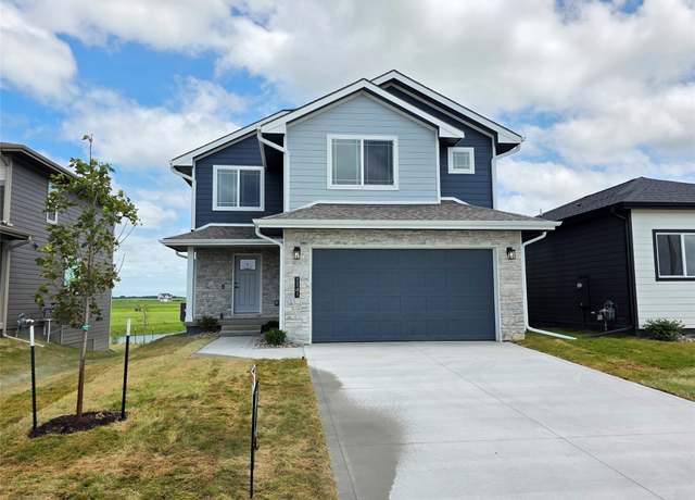 Property at 1141 NW Sproul Dr, Waukee, IA 50263, 4 beds, 2.5 baths