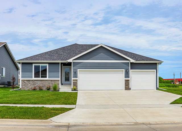 Property at 1004 Westridge St SW, Bondurant, IA 50035, 5 beds, 3 baths