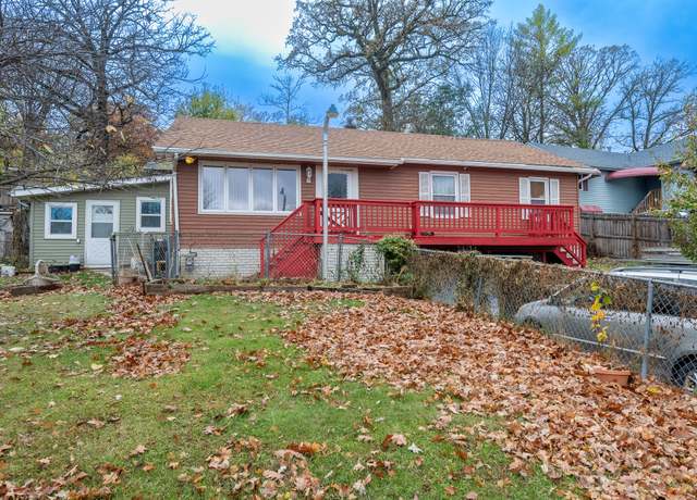 Property at 2404 E 34th St, Des Moines, IA 50317, 5 beds, 2 baths