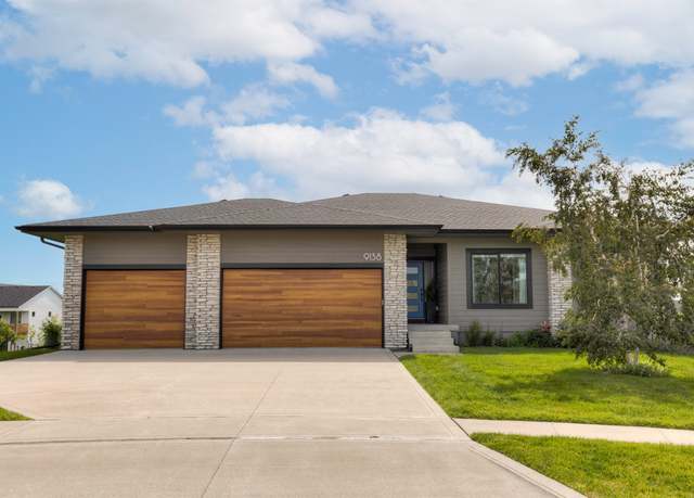 Property at 9138 Moonseed Ct, West Des Moines, IA 50266, 4 beds, 3.5 baths