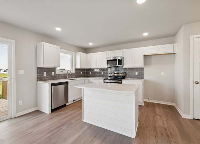 Property at 805 3rd St NW, Bondurant, IA 50035, 4 beds, 2.5 baths