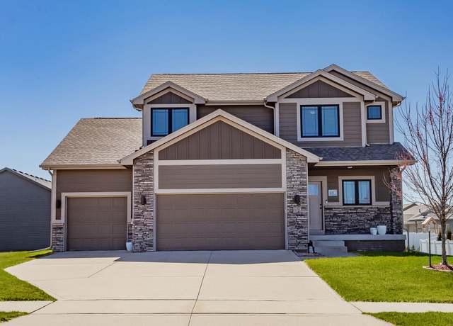 Property at 480 NE Bobcat Dr, Waukee, IA 50263, 4 beds, 3.5 baths