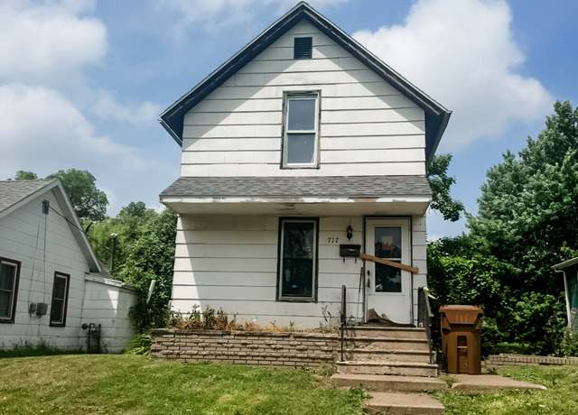 Property at 717 Pearl St, Grinnell, IA 50112, 2 beds, 1 bath