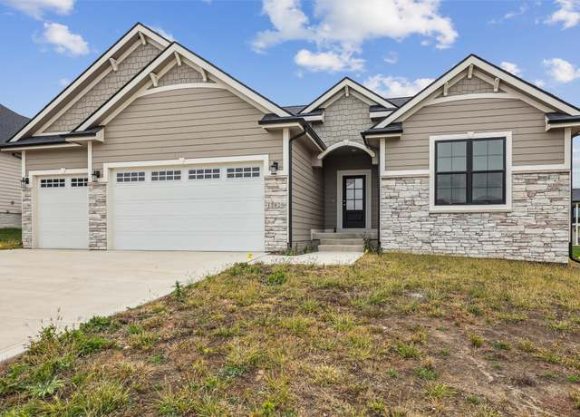 Property at 17829 Valley View Dr, Clive, IA 50325, 4 beds, 3 baths