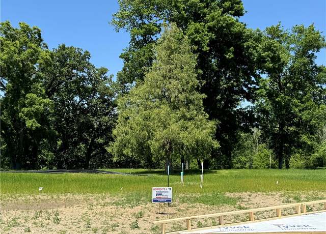 Property at 725 Academy Cir, Nevada, IA 50201