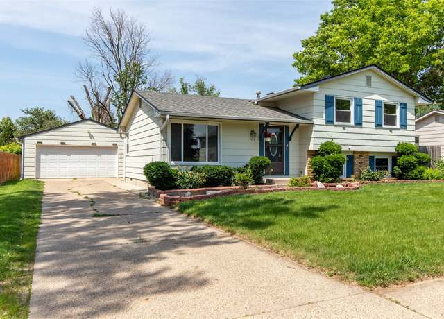 Property at 7013 Twana Dr, Urbandale, IA 50322, 3 beds, 2 baths