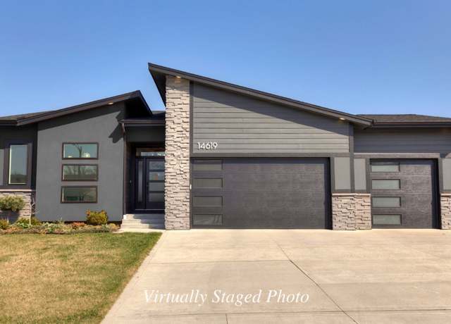 Property at 14619 Sutton Dr, Urbandale, IA 50323, 5 beds, 3 baths