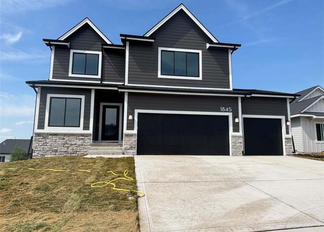 Property at 1845 Silver Maple Dr, Norwalk, IA 50211, 4 beds, 2.5 baths