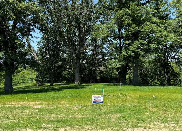 Property at 805 Academy Cir, Nevada, IA 50201