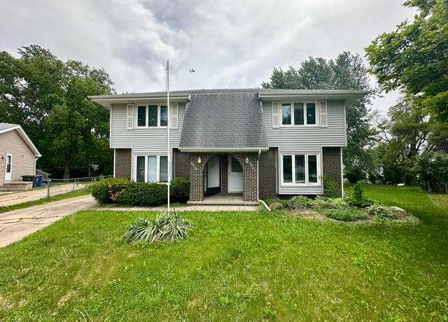 Property at 4619 SE 3rd Ct, Des Moines, IA 50315, 4 beds, 3 baths
