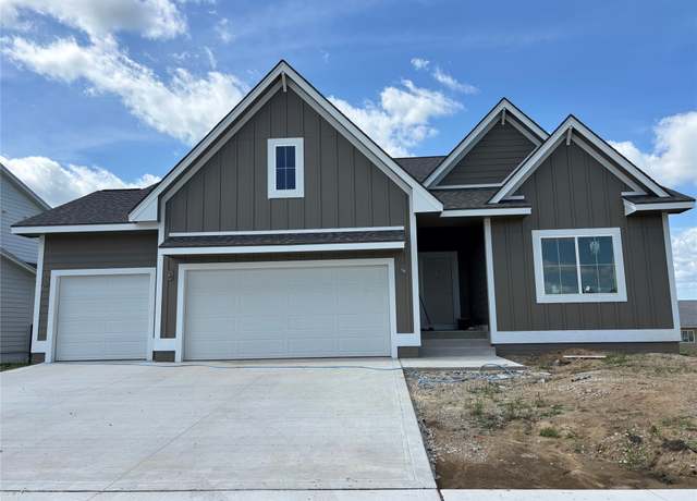 Property at 1809 Silver Maple Dr, Norwalk, IA 50211, 4 beds, 3 baths