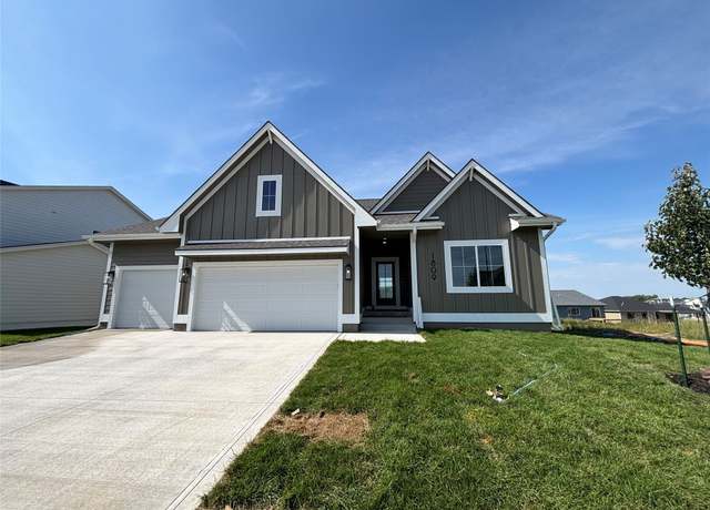 Property at 1809 Silver Maple Dr, Norwalk, IA 50211, 4 beds, 3 baths